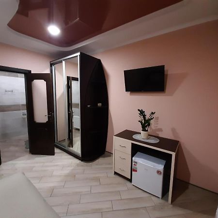 Mini-Hotel อูมาน ภายนอก รูปภาพ